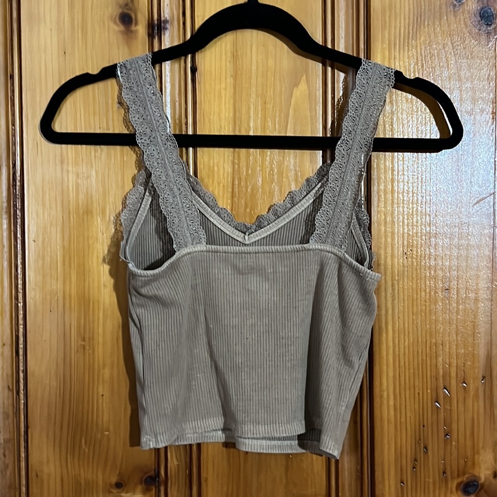 AE Cropped Tank - Picture 2 of 3